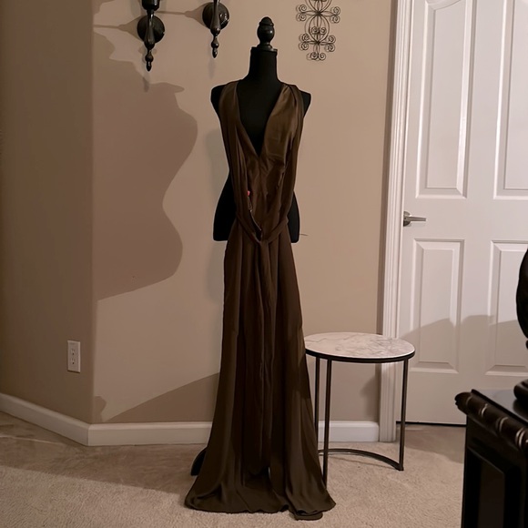 Jennifer Lopez maxi dress halter backless Balsa wood is the color,  size large. - Picture 2 of 5